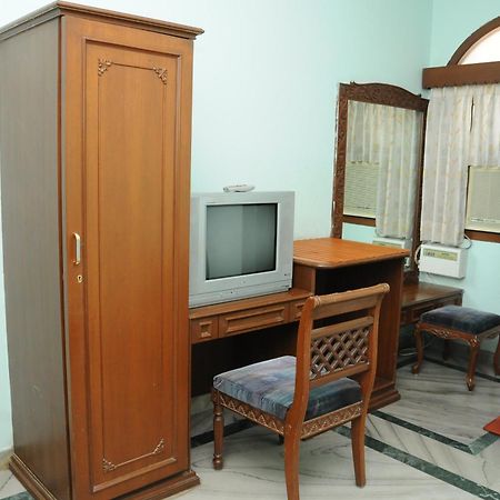 Lloyds Serviced Apartments,Krishna Street,T Nagar Chennai Rum bild