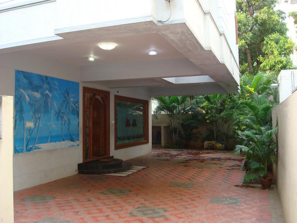 Lloyds Serviced Apartments,Krishna Street,T Nagar Chennai Rum bild