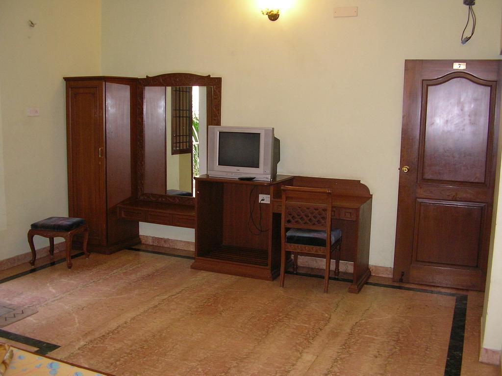 Lloyds Serviced Apartments,Krishna Street,T Nagar Chennai Rum bild