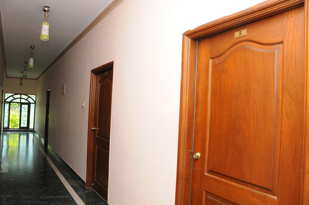 Lloyds Serviced Apartments,Krishna Street,T Nagar Chennai Rum bild