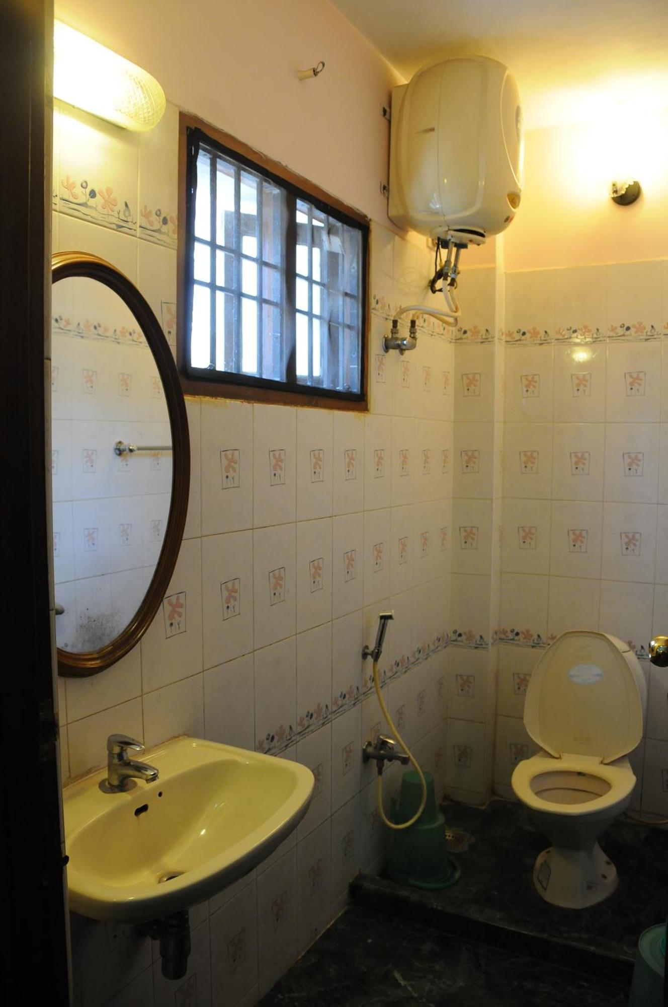 Lloyds Serviced Apartments,Krishna Street,T Nagar Chennai Exteriör bild