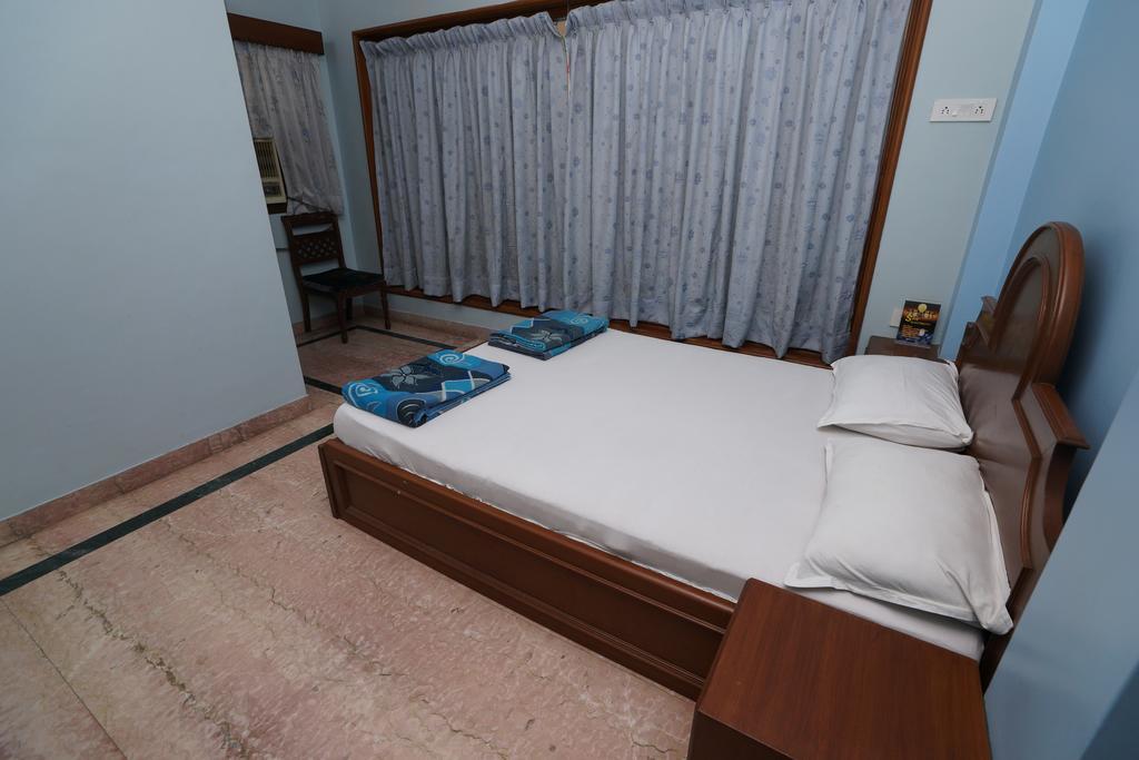 Lloyds Serviced Apartments,Krishna Street,T Nagar Chennai Exteriör bild