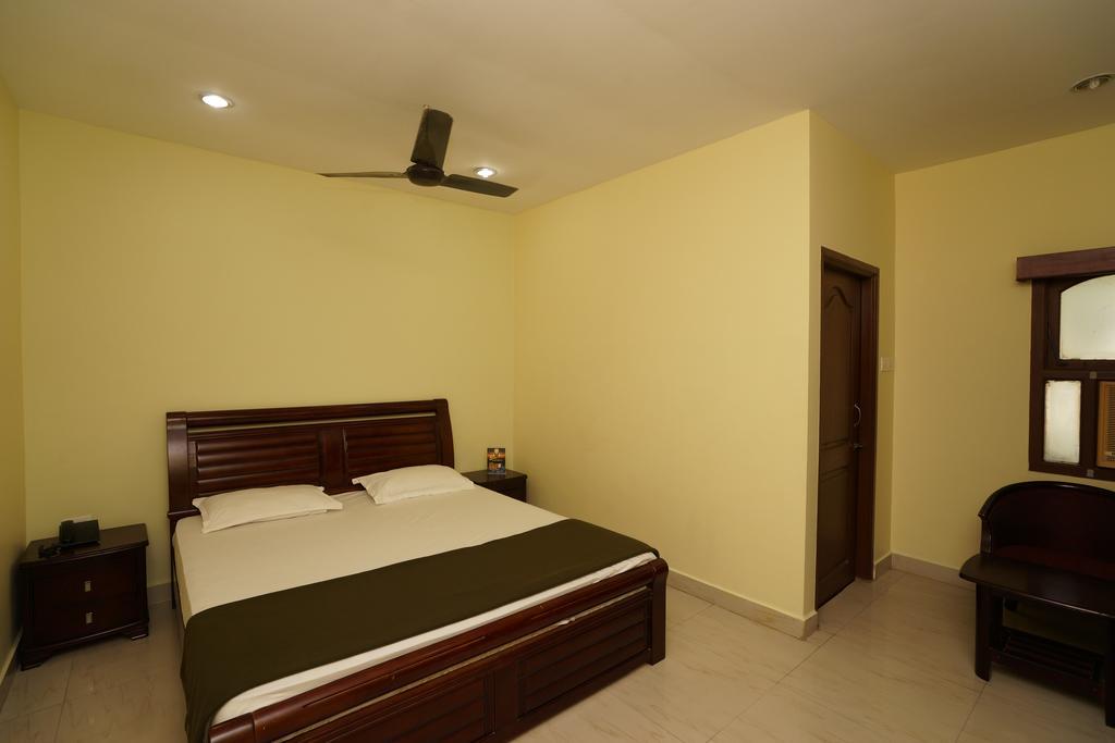 Lloyds Serviced Apartments,Krishna Street,T Nagar Chennai Exteriör bild