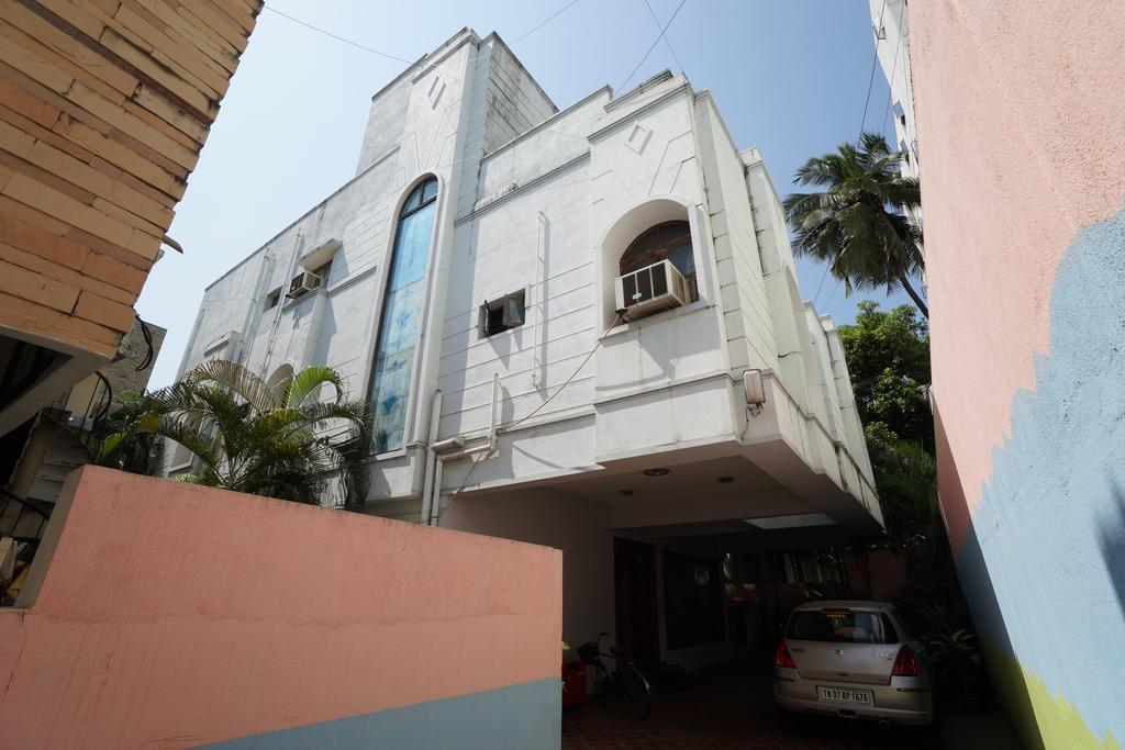 Lloyds Serviced Apartments,Krishna Street,T Nagar Chennai Exteriör bild