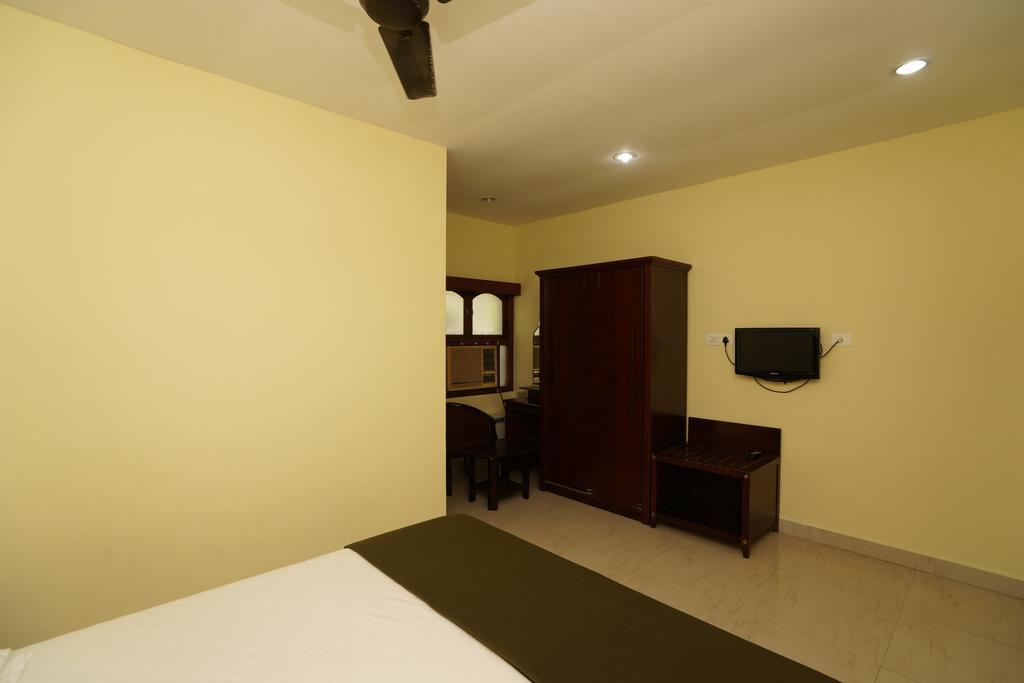 Lloyds Serviced Apartments,Krishna Street,T Nagar Chennai Exteriör bild